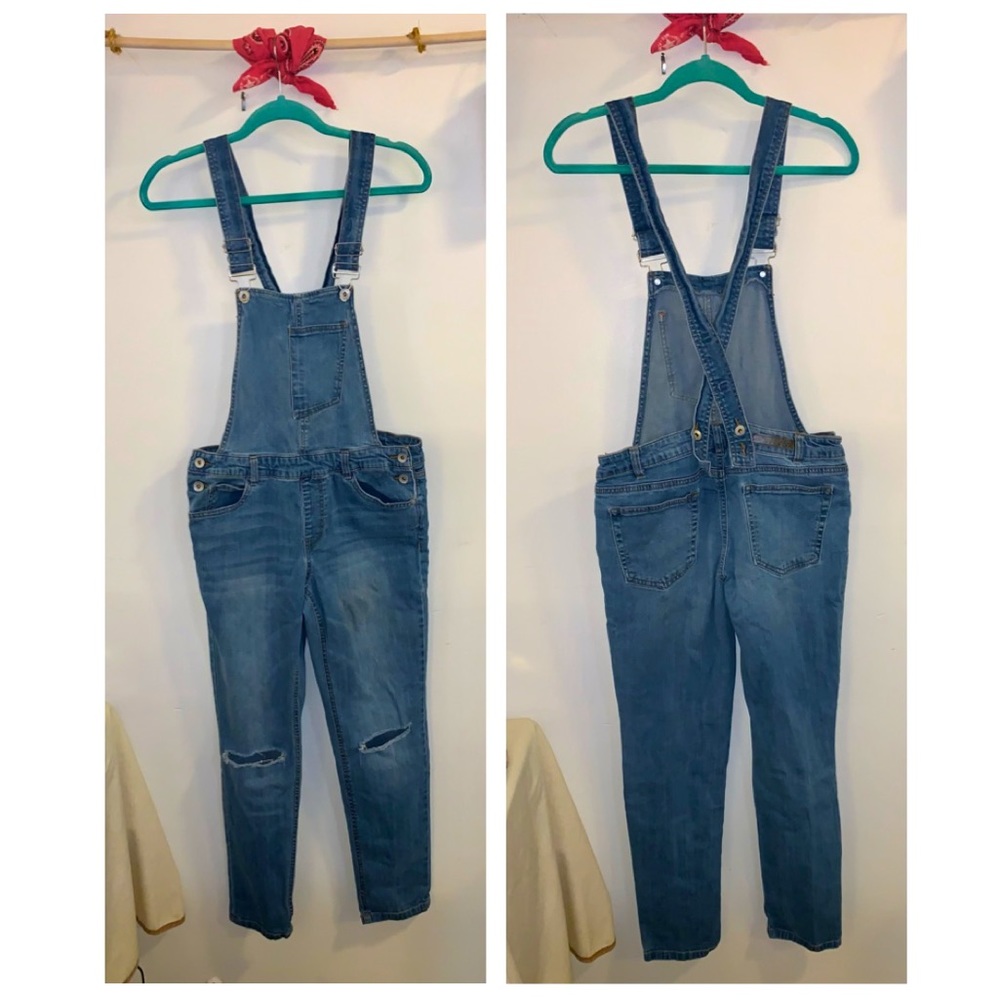 Dollhouse cross-back overalls